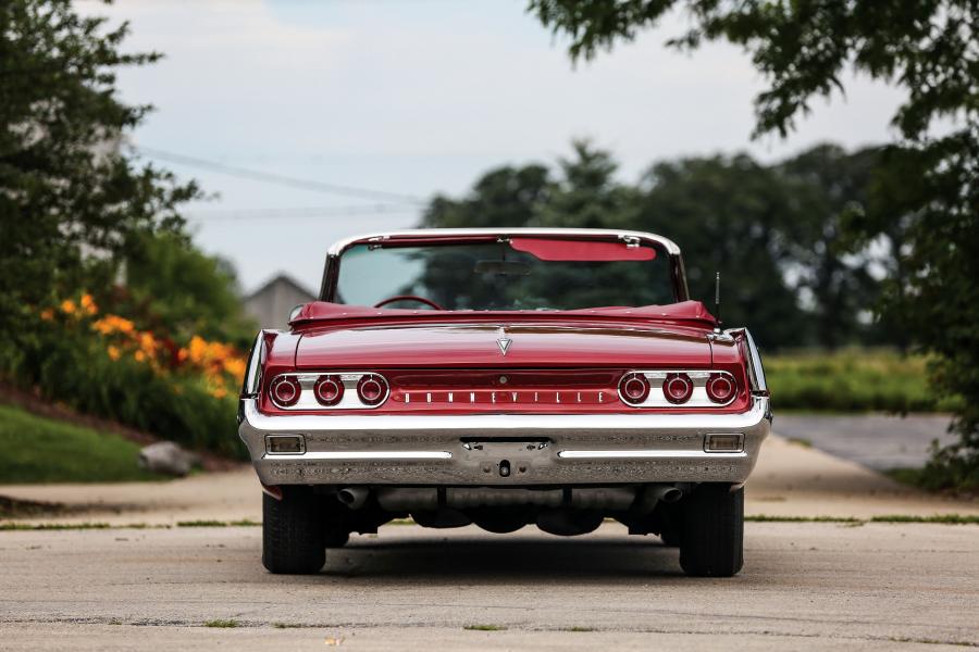  Pontiac Bonneville Convertible (2867) 1961 года  (фото 5 из 59)